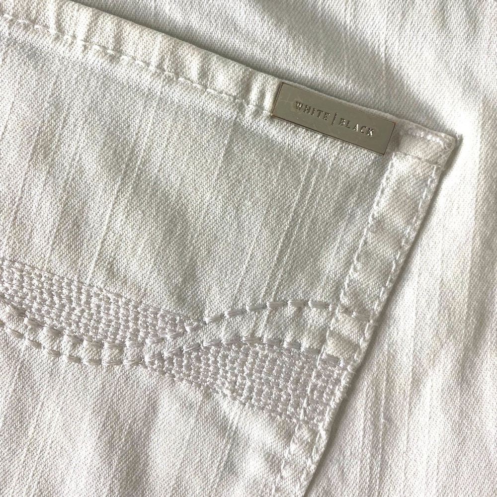 White House Black Market Slim Ankle White Jeans‼️ - Picture 12 of 15